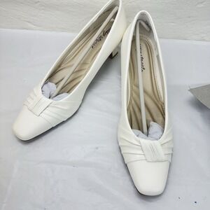Easy Street Women's Waive Pumps, White 9 M New Low Heel Wedding Spring Summer